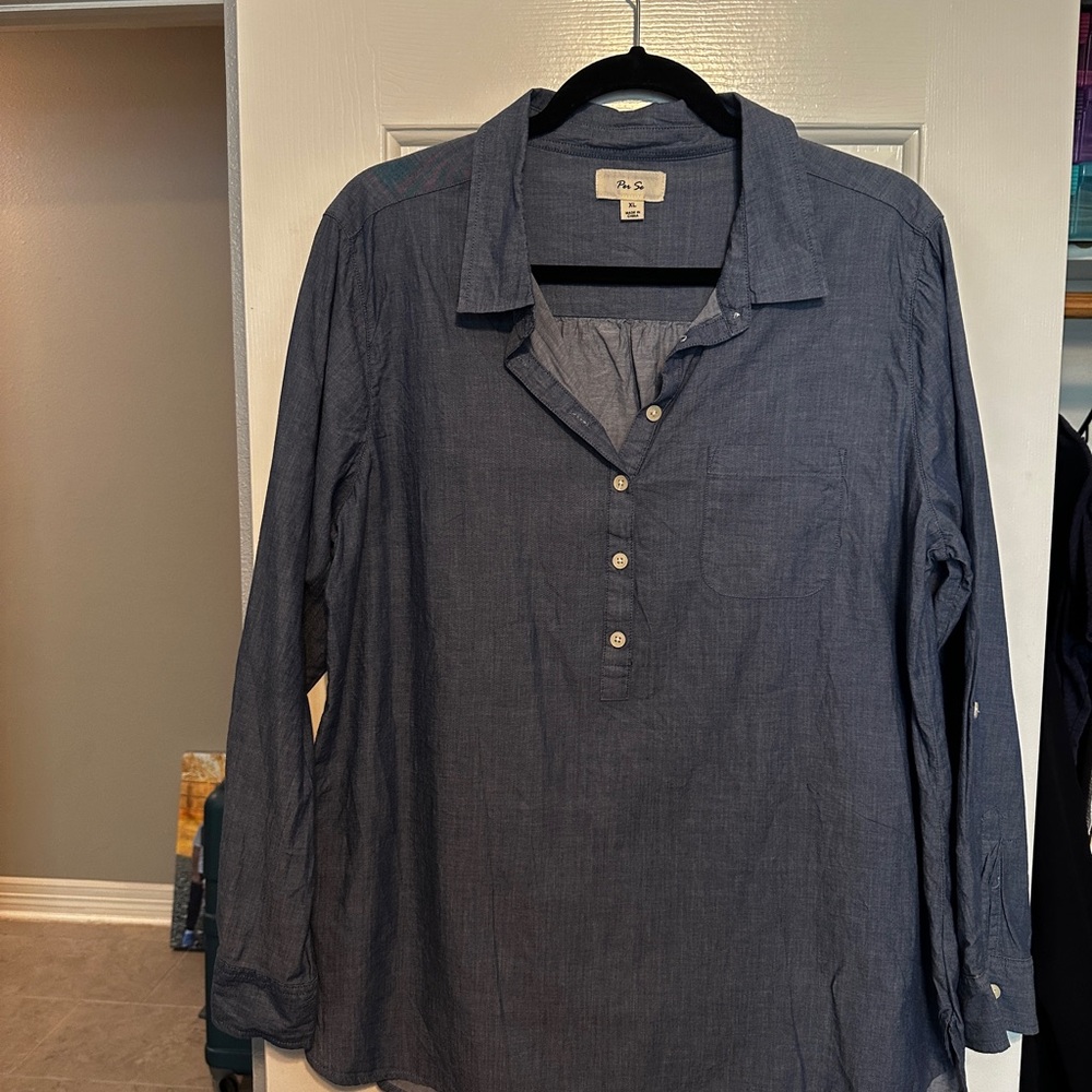 Women’s Long-Sleeve Navy Pullover Shirt